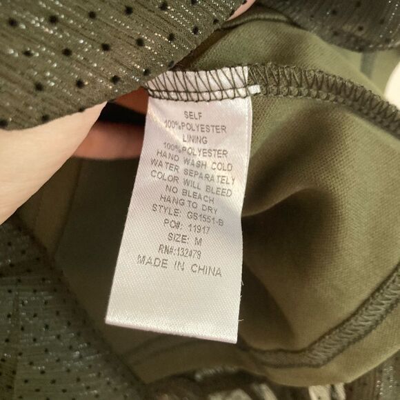 Glam Los Angeles green‎ shimmery smocked skirt - Picture 4 of 5